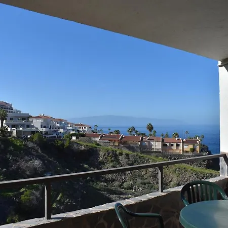 The Harbour Club Apartment *