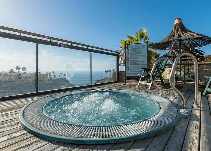 The Harbour Club דירה *